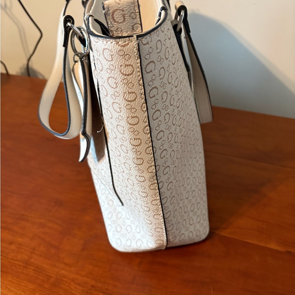 GUESS Logo Tote Bag Cream Beige Monogram Shoulder Bag NWOT - Picture 9 of 13